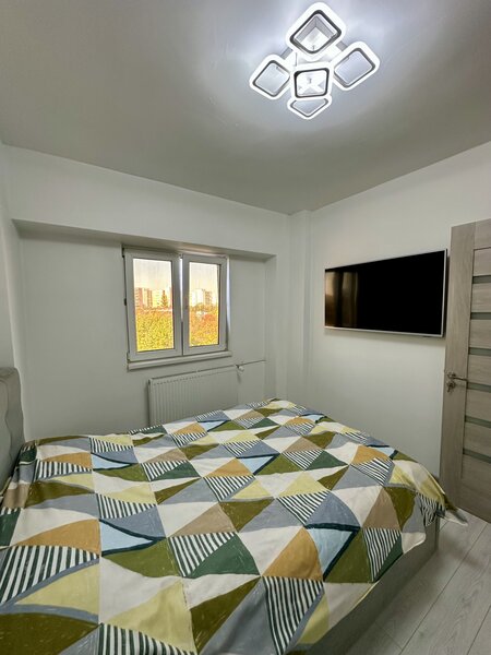 Drumul Taberei, vis a vis Auchan, bloc cu BRD an 1980