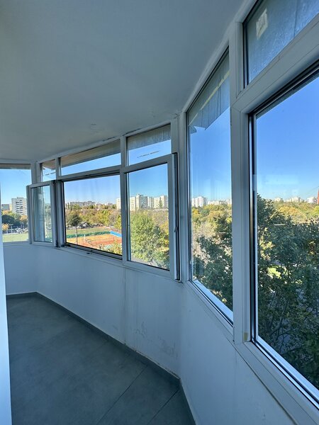 Drumul Taberei, vis a vis Auchan, bloc cu BRD an 1980